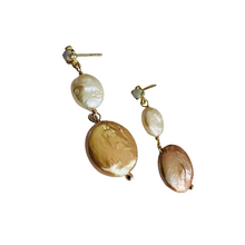 Load image into Gallery viewer, Pearl Opal Earring