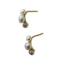 Load image into Gallery viewer, Triple Pearl Earring