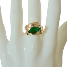 Load image into Gallery viewer, Lg Green Abstract Ring