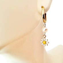 Load image into Gallery viewer, Pearl Daisy huggie
