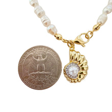 Load image into Gallery viewer, Shell Pearl Bracelet