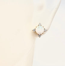 Load image into Gallery viewer, O Opal Cz Post