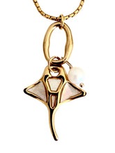Load image into Gallery viewer, Mother of Pearl StingRay NK