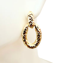 Load image into Gallery viewer, SALE O Earring