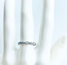 Load image into Gallery viewer, White Oval Opal Band RN22006